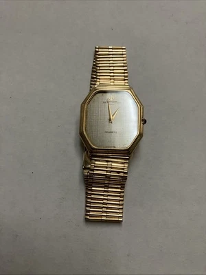 Baume & Mercier Square 14K Gold Case and Bracelet Vintage Timepiece - Image 1 of 4