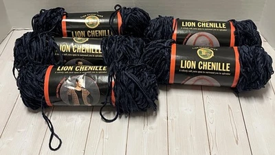 Lote de 5 novelos de fio de chenille marca leão azul meia-noite 110 mesmo lote de corante - Imagem 1 de 4