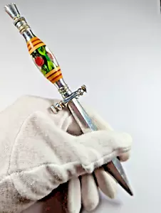 Coltello a penna fatto a mano prigione ITK URSS πβ
arte prigioniera sovietica β
- Foto 1 di 19