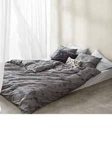 Calvin Klein Etched Rose F Queen Duvet Cover +(2) Standard Shams Charcoal, New - Picture 1 of 1