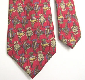 SALVATORE FERRAGAMO SILK TIE MADE IN ITALY CONQUISTADORS SWORDS - Picture 1 of 12