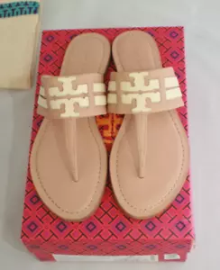 Tory Burch Leigh Tumbled Leather Thong Sandals Size 9 Cream #74443 05MM NIB New - Picture 1 of 9