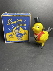 RARE 1950s IRWIN 5" Yellow Singing Bird Top Hat Hard Plastic Wind Up WORKS doll - Picture 1 of 19