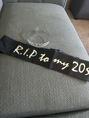 Tiara y faja 30 cumpleaños Foto 1 de 4