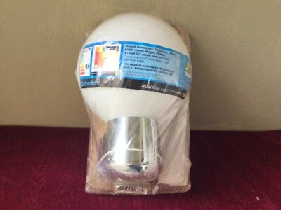 Eterna D105 cromo y ópalo globo luz para baño Foto 1 de 4