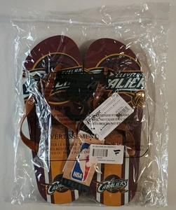 NEU CLEVELAND CAVALIERS FLIP FLOPS HERREN GRÖSSE LARGE 9-10 CAVS NBA ZEHENSANDALEN - Bild 1 von 4