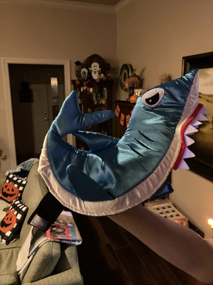 Way to Celebrate Halloween Shark Dog Costume XS (good For A Mini  5 -10 Lb Dog - Image 1 of 4