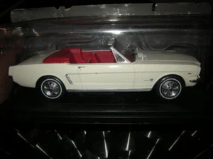 1:24 Hachette Ford Mustang 1965 convertible blanco/blanco en muy buen estado - Imagen 1 de 1