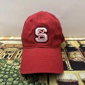 Adidas NCAA North Carolina State Wolfpack Rojo Ajustado Grande/XL Gorra NUEVA - Imagen 1 de 11