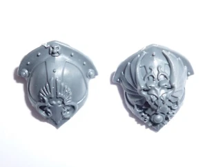 Almohadillas de hombro Warhammer 40K Adeptus Custodes Custodian Guard x 2 E [Bits] - Imagen 1 de 2