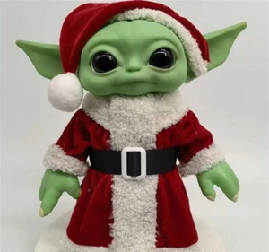 Baby YODA Weihnachten Weihnachtsmann Vater 27 cm Figur Geschenk Spielzeug Deko Aufsteller - Bild 1 von 1