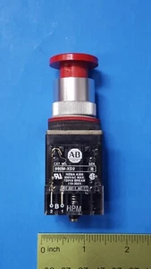 PUSH BUTTON , 800MR-D6, ALLEN - BRADLEY, 800M-XD2 , 300VAC , 720VA - Picture 1 of 4