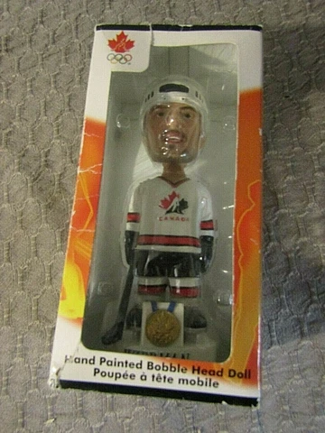 Steve Yzerman Team Canada Hockey Collectible Bobble Head NIB Cover