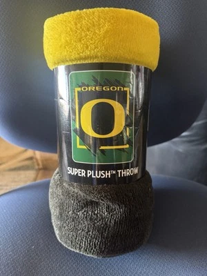 NORTHWEST Oregon Ducks 46x60 Dimensional Design Super Plush Throw Blanket - Image 1 of 2