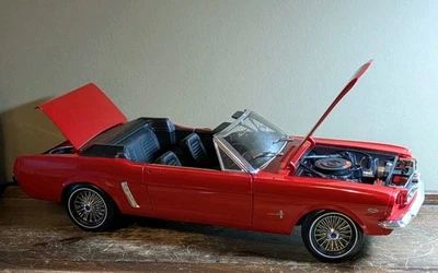 ERTL 1964 1/2 Ford Mustang Convertible 1/12 Scale Diecast American Muscle Car - Image 1 of 4