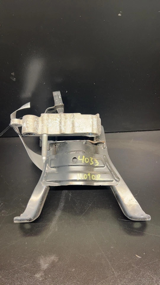 ✅ 2021 TOYOTA COROLLA ENGINE FRAME MOUNT OEM - Image 1 of 4