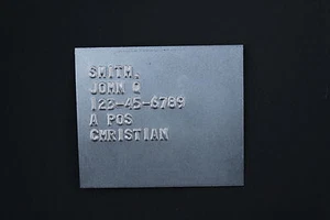 Maßgeschneidert geprägt Kohlenstoffstahl Ausweis Etikett DATENSCHILD für Auto LKW VAN Ausrüstung Jeep - Bild 1 von 1