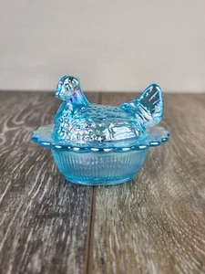 Buffet blau Karneval Glas Henne auf Nest Salzkeller - Rüschenrand Glas Huhn - Bild 1 von 8