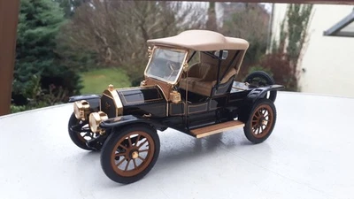 Franklin Mint: 1910 Cadillac Model Thirty Roadster 1:24, only styrofoam shells - Bild 1 von 4