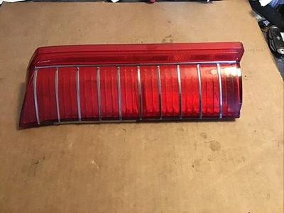 Oldsmobile Delta 88 LH 1967 lente de luz trasera OEM bonita  Foto 1 de 4