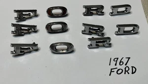 1967 FORD SCRIPT LETTERS = OEM VINTAGE TRIM EMBLEMS - Foto 1 di 8