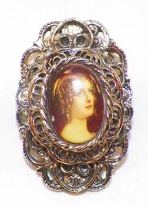 Cameo Pin Victorian Woman on Porcelain Goldtone Metal Antiqued Signed Gerry's - Picture 1 of 5