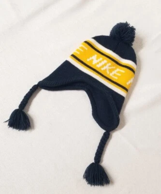 Nike Niño Pequeño Invierno Sombrero Gorra Años 90 Swoosh Niños Azul Marino/Amarillo/Blanco Foto 1 de 4