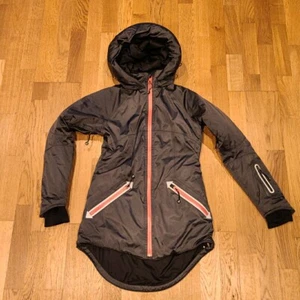 ¡BRILLANTE! Abrigo de esquí Sweaty Betty talla S Reino Unido 8-10 - Imagen 1 de 18