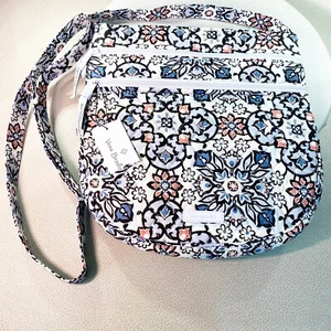 Neu mit Etikett Vera Bradley TRIO REISSVERSCHLUSS HIPSTER CROSSBODY TASCHE in LISSABON MEDAILLON UVP $ 85 - Bild 1 von 12