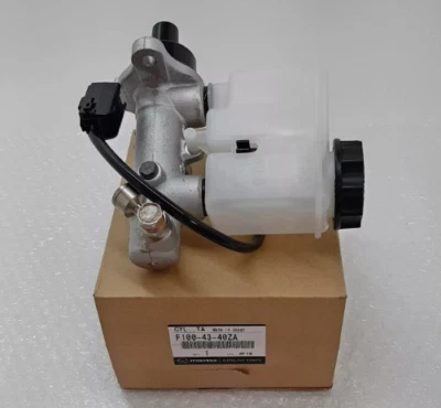 Tanque cilindro maestro de freno Mazda RX-7 FD3S RHD (F100-43-40ZA) - OEM Foto 1 de 4