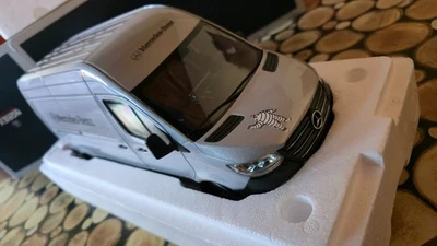 Mercedes-Benz Sprinter 2018 grau Norev 1:18 - Michelin - Bild 1 von 4