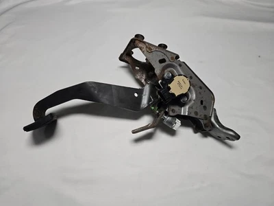 Conjunto de pedais de freio híbrido Toyota Highlander 2008 - 2010 89510-47010 - Imagem 1 de 4