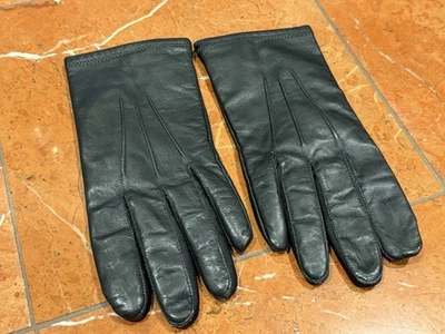 GUANTES DE CONDUCCIÓN FOWNES VINTAGE CUERO NEGRO FORRO ACRÍLICO AJUSTE M L WPL9522 USADOS EN EXCELENTE ESTADO Foto 1 de 4