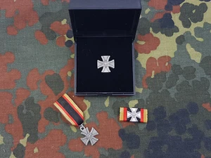Set Bundeswehr Veteranenabzeichen im Etui Bandspange Miniatur SONDERPREIS - Picture 1 of 1