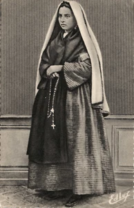 Lourdes Sainte Bernadette Soubirous Postcard 1963 - Picture 1 of 2