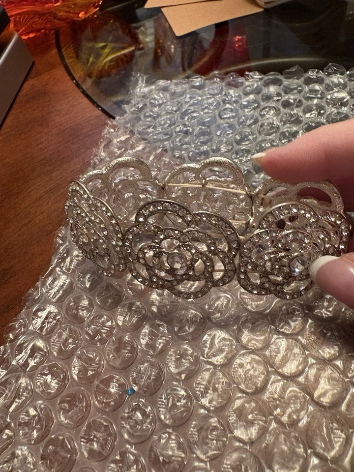 Monet Timeless Glass Flower Stretch Silver Tone Bracelet.1.3oz.7/1/4”long. - Image 1 of 1