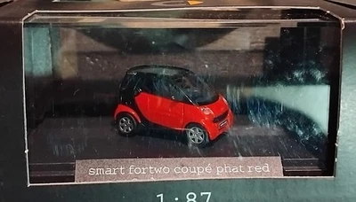 SMARTWARE 12498 SMART fortwo coupé phat red - scala H0 - Immagine 1 di 4