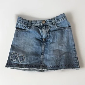 GYMBOREE DENIM MINI SKIRT WITH EMBROIDERED FLOWER & OVERSTITCH DETAIL Size 5 - Picture 1 of 16
