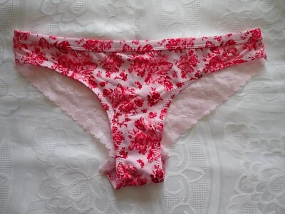 JESSICA SIMPSON, Brasileña en Talla L, Color en Rosa y Rojo, Floral Foto 1 de 2