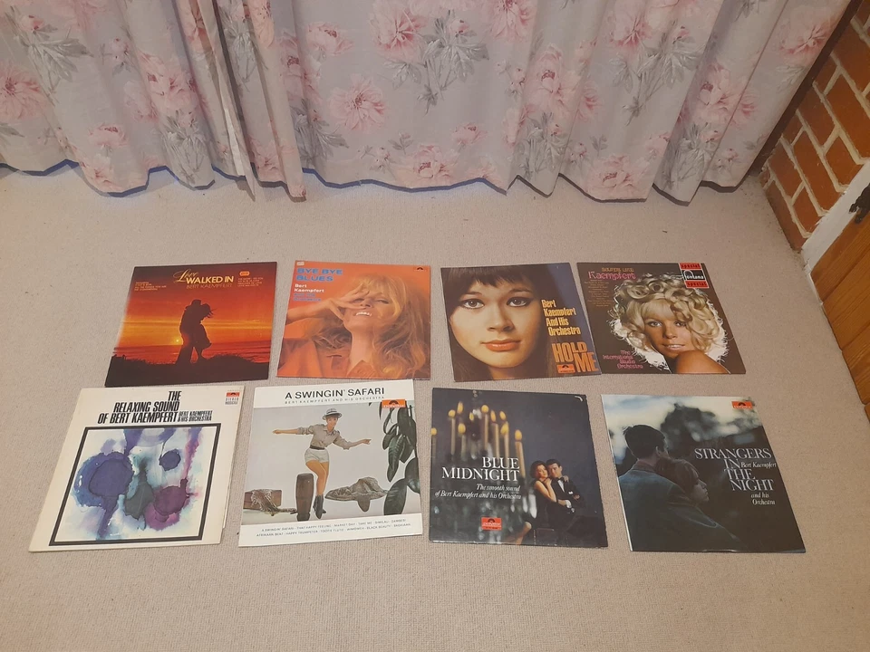 Collection of 8 Bert Kaempfert vinyl LPs Swingin' Safari Hold Me Jazz Records - Image 1 of 1