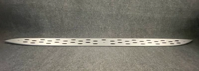 Inserto de peldaño izquierdo Mercedes-Benz - A 166 690 05 75 - Se adapta a MBZ GL y GLS Clase 12-19 Foto 1 de 4