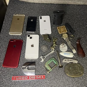 Lote de cajones de chatarra iPhone’s, herramientas, joyería moneda ¡COMO ESTÁ! - Imagen 1 de 11