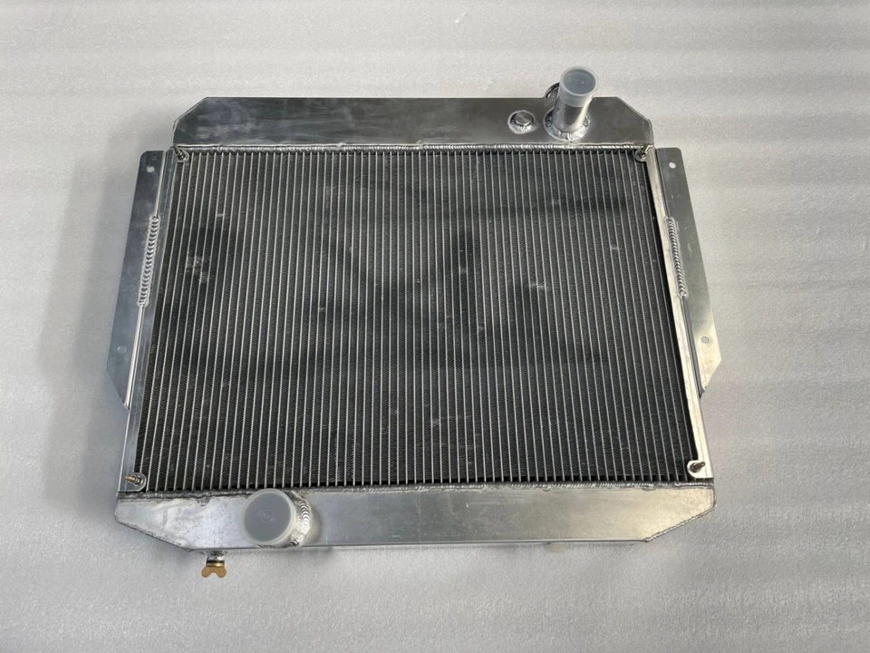 Radiador de aluminio para Lincoln Continental/Capri/Premier 7,0 L V8 430CID MT 58-60 Foto 1 de 4