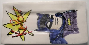 Tapas de cerámica artesanales Batman "Kapow", plato de arte, grabado a mano  - Imagen 1 de 5