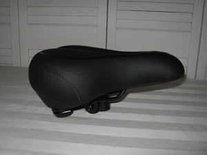 Ridecure Bicycle Seat Spacious with Suspension NEW!! - Picture 1 of 5