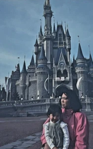 Tokyo Disneyland Vintage 35mm Slide Photo Cinderellas Castle Girl Mother 1980’s - Picture 1 of 2
