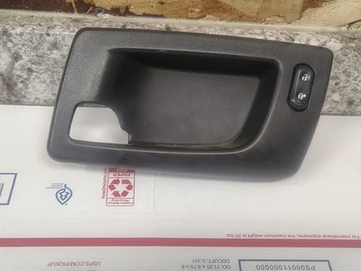 03-07 Cadillac CTS Manija de puerta interior delantera izquierda Bisel Borde 25752963 OEM Foto 1 de 3