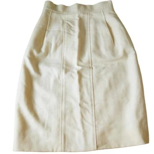 [CHANEL] Tight Skirt / Size 40 / Beige (Used) 100% authentic - Picture 1 of 8