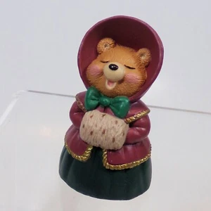 Figura Hallmark Merry Miniatures Bear Caroler Bonnet Muff Vintage 1995 - Imagen 1 de 8