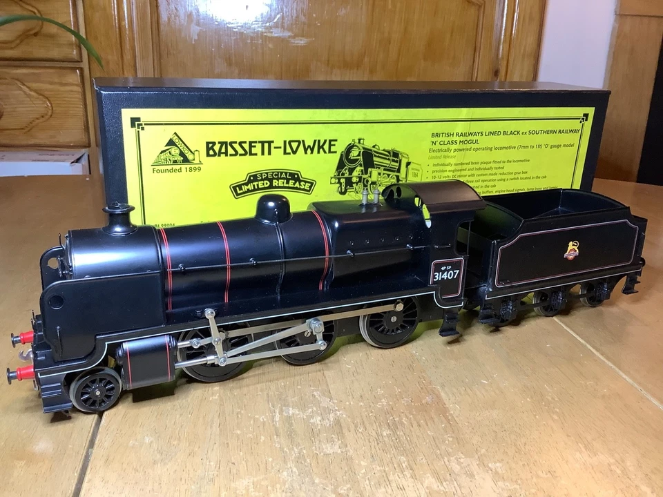 Bassett Lowke O Gauge 2 Rail DC BR Black 4-6-0 N Class Loco 31407 - Image 1 of 4